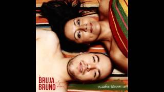 La Bruja Salguero y Bruno Arias  Sol de los andes [upl. by Ellenahc675]