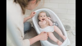 Accompagner l’hygiène de bébé bain de 0 à 12 mois avec une baignoire évolutive adaptéesécurisée [upl. by Darcie803]