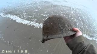 casque Americain de 1944 trouvé sur la plage d Arromanches en 2015 [upl. by Mmada]