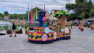 The End Of Day Parade At PortAventura World [upl. by Aicenad369]