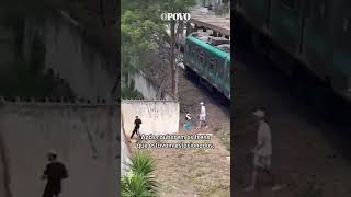 Três homens são flagrados roubando peças de trem na Grande São Paulo saopaulo trem [upl. by Llenral]