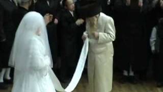 Hrhquotk Tosher Rebbe Shlita Dancing Mitzva Tantz at Wedding of Grandson [upl. by Gladdie680]