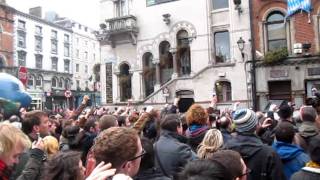 Billy Bragg Sings quotThe Internationalequot  Occupied Dame Street  Oct 22 [upl. by Ahswat]