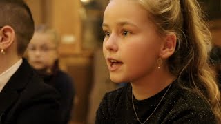 25 kinderen zingen Kerstnacht boven Bethlehem muziekvideo [upl. by Kooima]