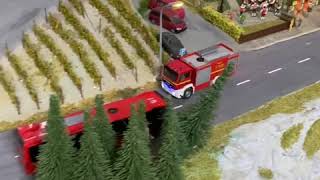 Faller Car System Digital 30  Fire truck emergency response  DC Digital Feuerwehrauto [upl. by Keir]