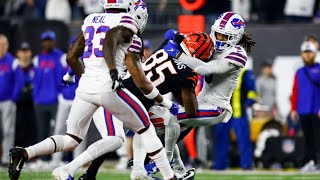 Damar Hamlin Collapses on field  Cincinnati Bengals Buffalo Bills  FULL Video [upl. by Magner]