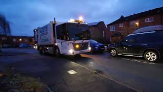 MercedesBenz bin lorry comes in Road in Tamworth black bin [upl. by Letnohs]