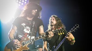 Foo Fighters and Guns and Roses  Its So Easy Firenze Rocks 14062018 [upl. by Lraed]