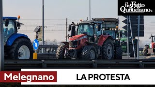 La protesta degli agricoltori a Melegnano i trattori in corteo [upl. by Nepean]