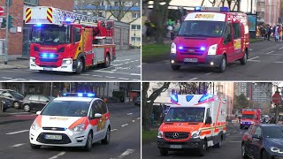 Weiberfasnacht Einsatzfahrten in Köln zum Auftakt des Straßenkarnevals [upl. by Cowie]