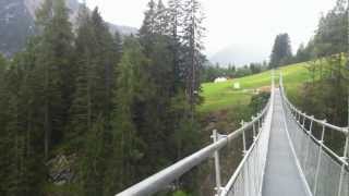 Lechwanderweg über die Hängebrücke in Holzgau  Tirol  Österreich [upl. by Hoppe26]