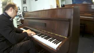 Piano droit Calisia 109 [upl. by Ocihc]