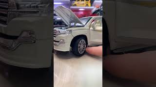 124 metal Toyota Land Cruiser V8 model with lights and sounds [upl. by Blood]