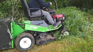 Etesia hydro 100 lawn mower high grass [upl. by Etnoed]