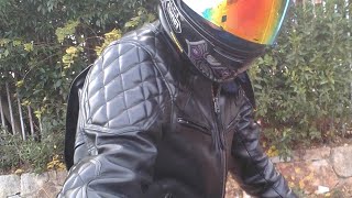 バイクで着る革ジャンは硬いのと柔らかいのどちらが良いのか？ [upl. by Annhoj]