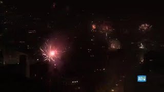 Capodanno Napoli dallalto a mezzanotte la città si illumina per i fuochi dartificio [upl. by Novikoff]