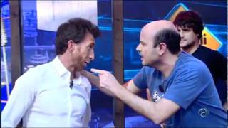 El hormiguero  Dani Martín en la guillotina [upl. by Ymmat]