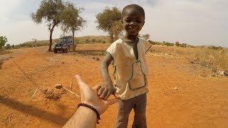 GOCCIA DOPO GOCCIA • Portando acqua in Burkina Faso Africa [upl. by Fogel800]