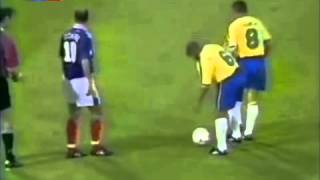 el mejor gol de tiro libre de la historia roberto carlos [upl. by Ikin]