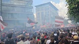 St Pauli Fans feiern Aufstiegsparty 120524 [upl. by Korfonta]