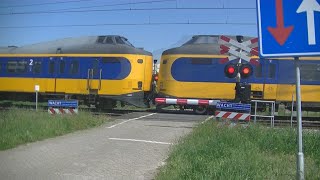 Spoorwegovergang Zenderen  Dutch railroad crossing [upl. by Griffith]