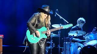 Melissa Etheridge performing a guitar solo  The Adelaide Entertainment Centre Adelaide [upl. by Sairu]