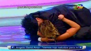 COMBATE BESO entre Zumba y Monica en DESAFIO de ACTUACION 010213 [upl. by Vevine347]