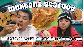 CEU IROH amp MANG DAYAT MAKAN PECEL AYAM DI PINGGIR JALAN MAKANAN KAKI LIMA TAPI RASA BINTANG LIMA [upl. by Yelkrab]