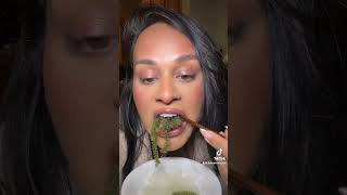 Sea grapes 🌊🍇 samandari angoor lol asmr seagrape crunchy [upl. by Meggie815]