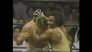 Mil Mascaras vs Carlos Colon 1979 08 31 [upl. by Adnirak268]