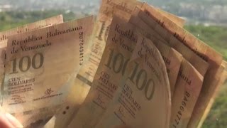 Billetes de 100 bolívares representan el 48 del efectivo en Venezuela [upl. by Dara]