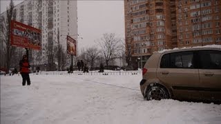 Ukraine tempête de neige inédite à Kiev [upl. by Eenalem]