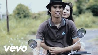 Sheila On 7  Pasti Ku Bisa Video Clip  Ori [upl. by Scherman407]