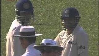 Sachin and Kumble involved in funny running  too good to miss  httpcooolcricketblogspotcom [upl. by Noiz565]