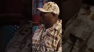 E 40 shows John Salley how to Pop his Collar e40 johnsalley hiphop [upl. by Channing]