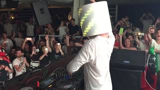 Marshmello drops quotAdele  Hello Remixquot  Setai Garden  24th July 2016 [upl. by Godber]