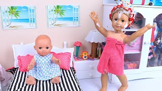 Mama and baby dolls family morning routine stories I PLAY DOLLS [upl. by Htennek600]