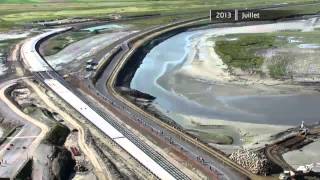 MontSaintMichel Timelapse de la construction du nouveau pontpasserelle [upl. by Hakilam]