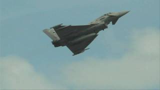 RAF Typhoon Eurofighter Waddington Airshow 2009 HD [upl. by Ytirev]