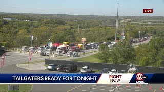 Hundreds of fans lined up to tailgate outside of Arrowhead hours before gates open [upl. by Notsirhc]