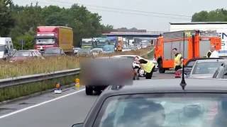 Autobahn1 Problematische Einsatzfahrt der Feuerwehr  Rettungsgasse  autobahnnothelfer 180810 [upl. by Leasa]