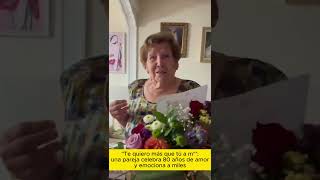 Con 80 años de amor a sus espaldas un abuelo sorprende a su esposa y se vuelven virales [upl. by Ereynihc]