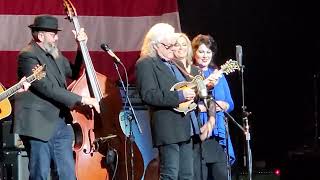 Ricky Skaggs and The Isaacs  Im a Pilgrim [upl. by Pazit]