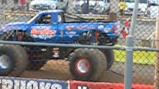 Hagerstown Monster Jam 72410  Equalizer Wheelie [upl. by Ettesoj]