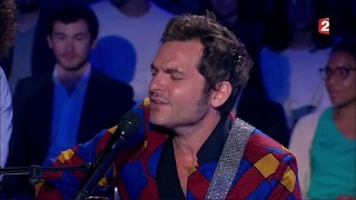 Matthieu Chedid et Toumani Diabate interprètent en live quotCet airquot ONPC [upl. by Hayward927]