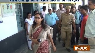 Dabangg DM Rachana Patil Scolds Staff During Govt Hospital Inspection  India TV [upl. by Lorena]