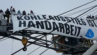 UHaft für KohlebaggerBesetzen Ende Gelände Aktivistinnen protestieren gegen Kohleabbau [upl. by Siraj]