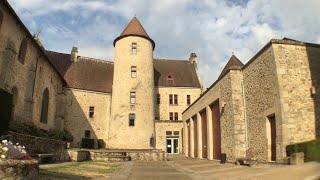 quotTous les chemins mènent à vousquot à Bourganeuf dans la Creuse [upl. by Ameg]