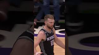 Domantas Sabonis HAMMER Off The Davion Mitchell Find 🔨  shorts [upl. by Prescott]