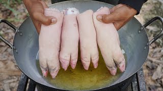 Deep Fried Pig Feet Recipe  Crunchy Pig Feet Cooking and Eating [upl. by Hsetirp]